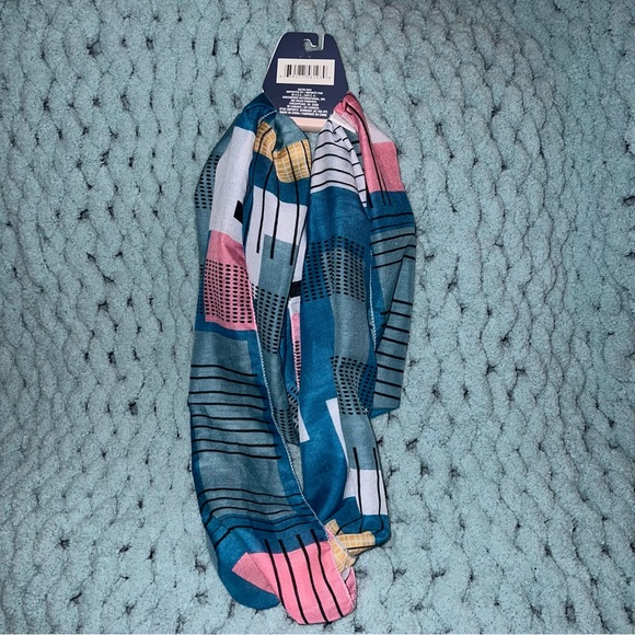 Multicolor Retro Patterned Infinity Scarf - Picture 5 of 6